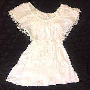 Women’s short white dress
